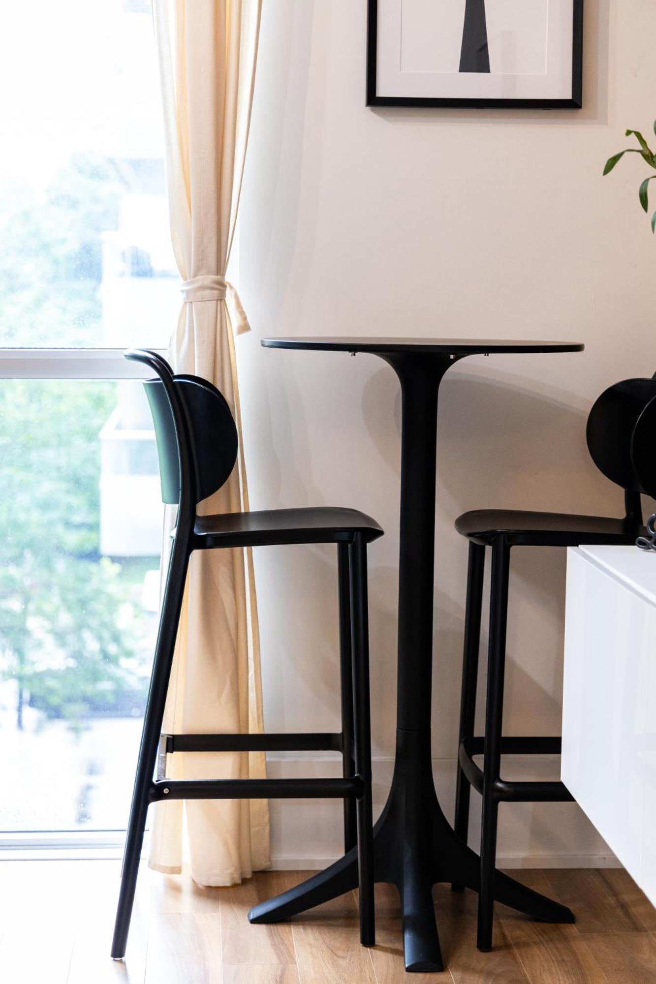 Lovely 1 Bedroom Suite,gym,pool, Mtcc, Cn Tower Apartment